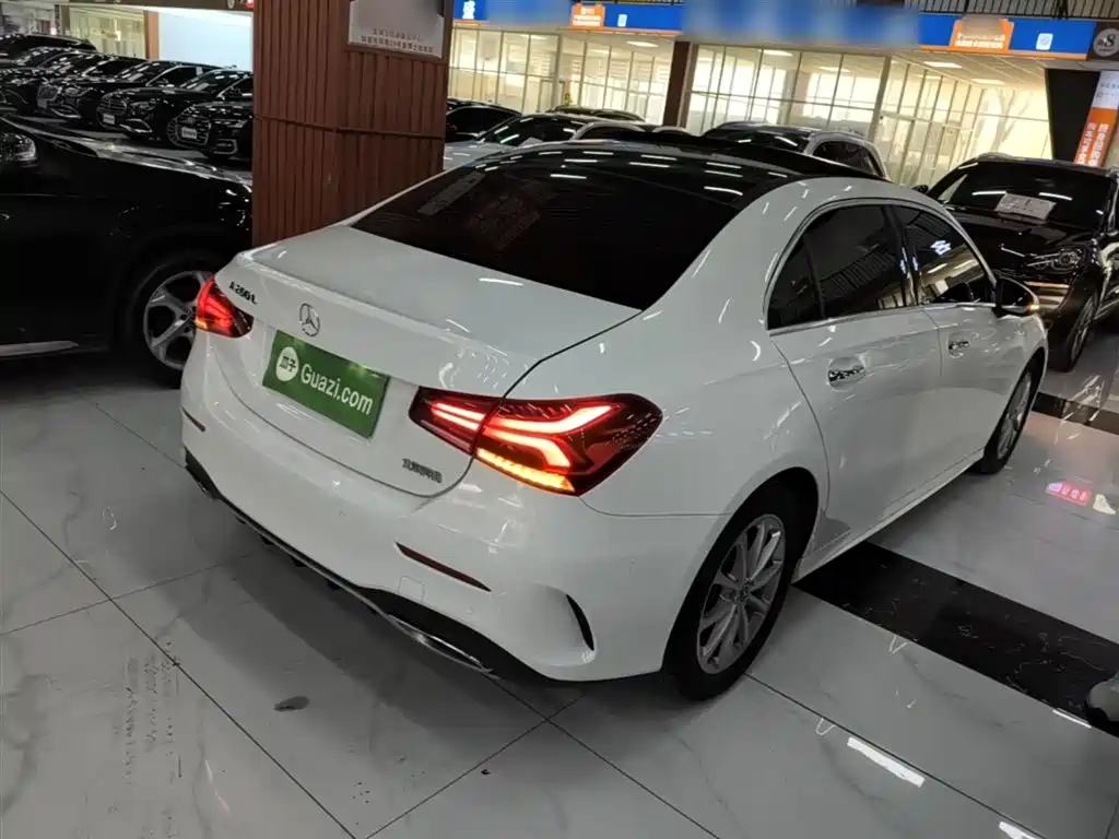 Mercedes-Benz A-Class 2020 — фото 7