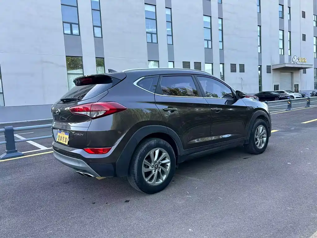 Hyundai Tucson 2017 — фото 12