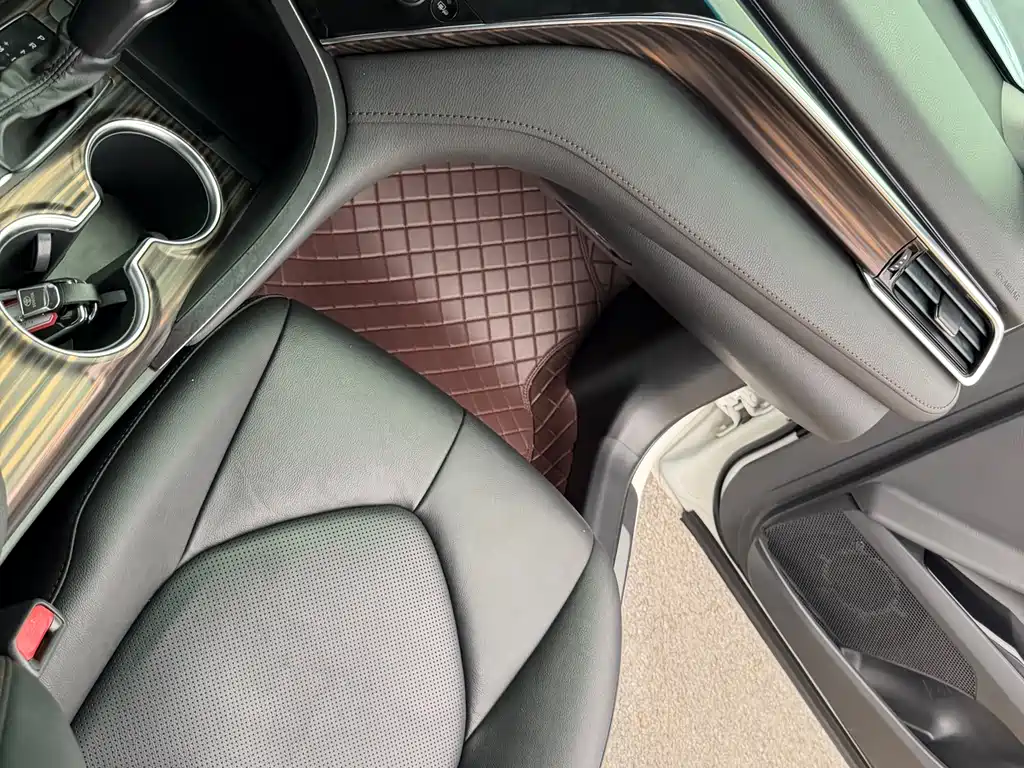 Toyota Camry 2020 — фото 30