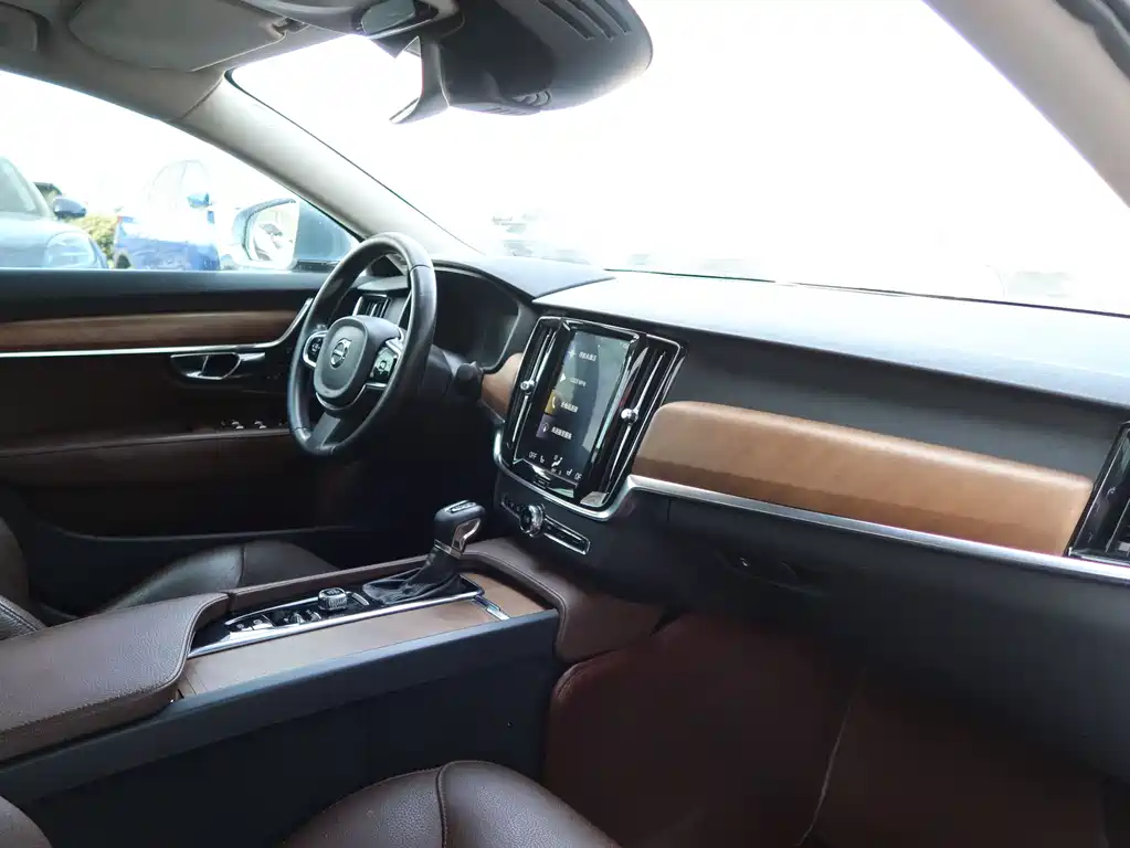 Volvo S90 2019 — фото 12