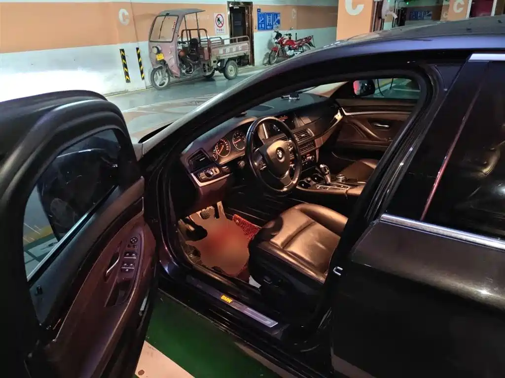 BMW 5 Series 2015 — фото 12