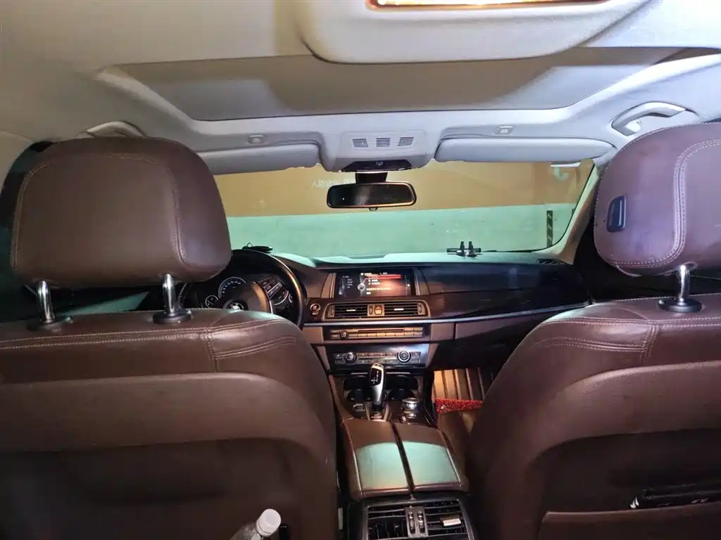 BMW 5 Series 2015 — фото 14