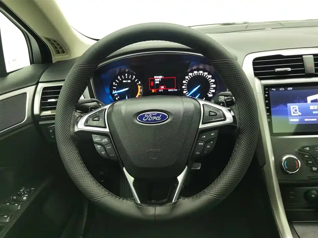 Ford Mondeo 2019 — фото 11