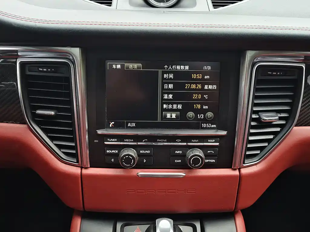 Porsche Macan 2015 — фото 13