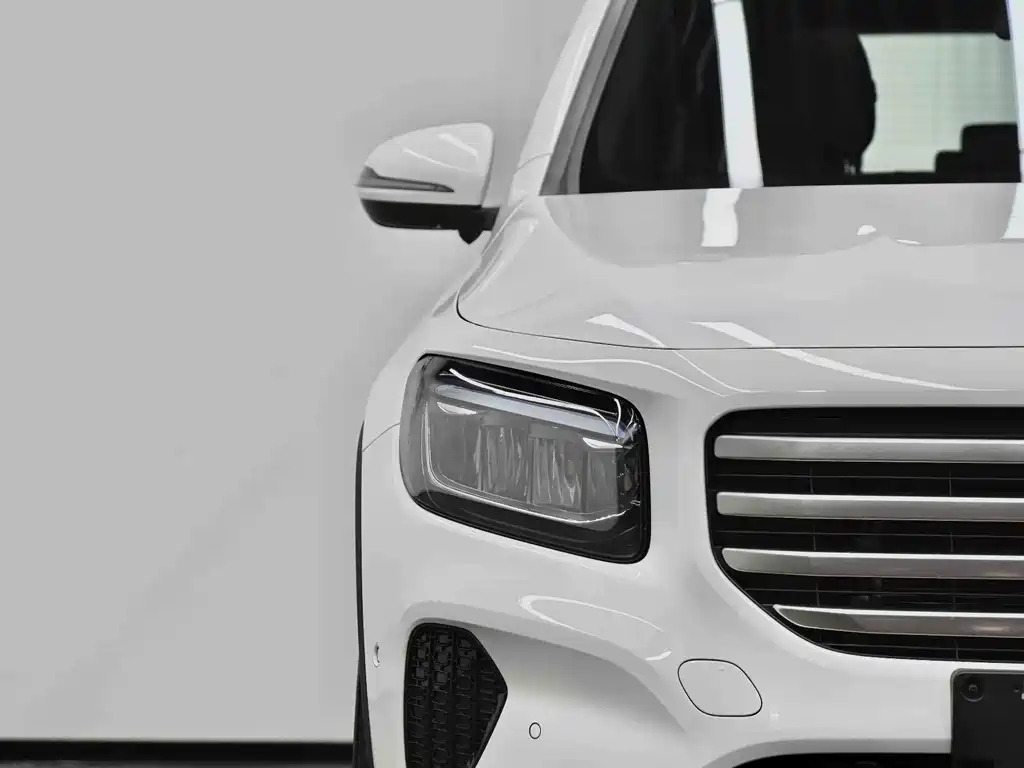 Mercedes-Benz GLB 2024 — фото 3
