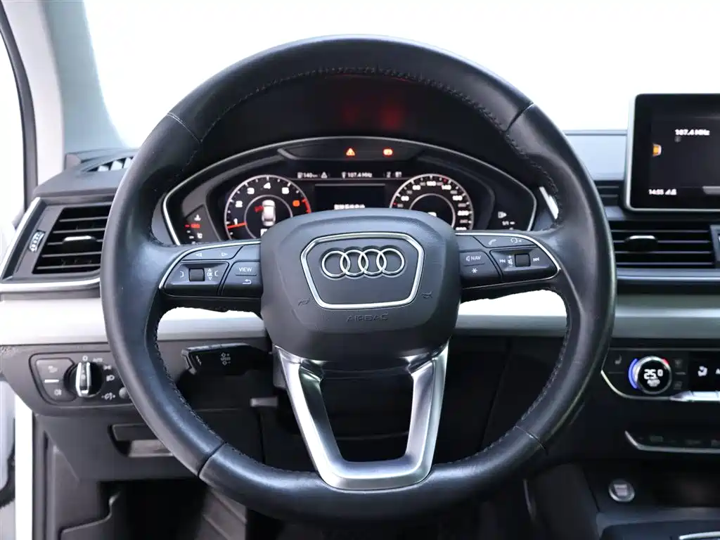 Audi Q5L 2020 — фото 16