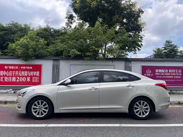 Hyundai Mistra 2014