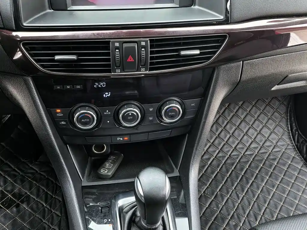 Mazda Atenza 2016 — фото 16