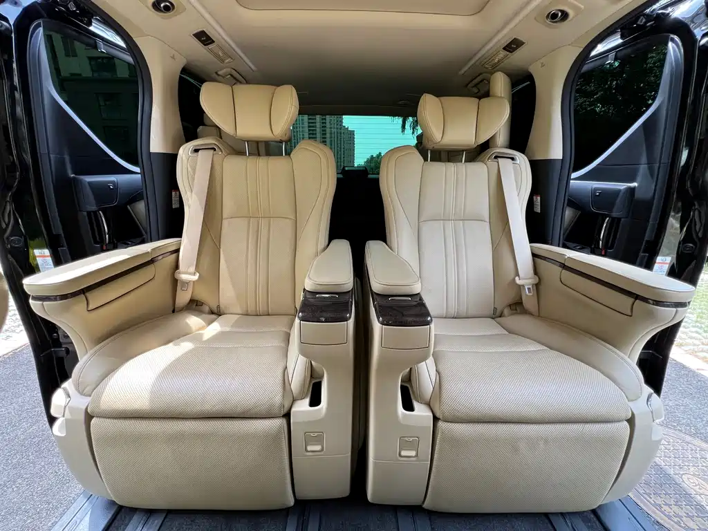 Toyota Alphard 2021 — фото 7