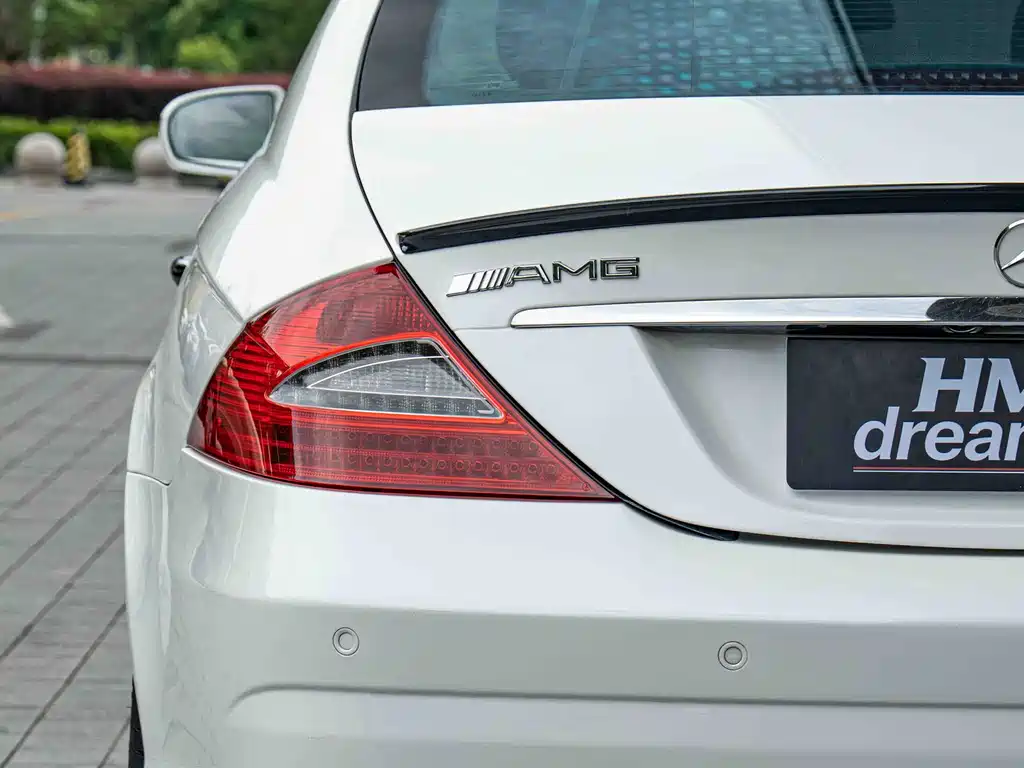 Mercedes-Benz CLS AMG 2010 — фото 7
