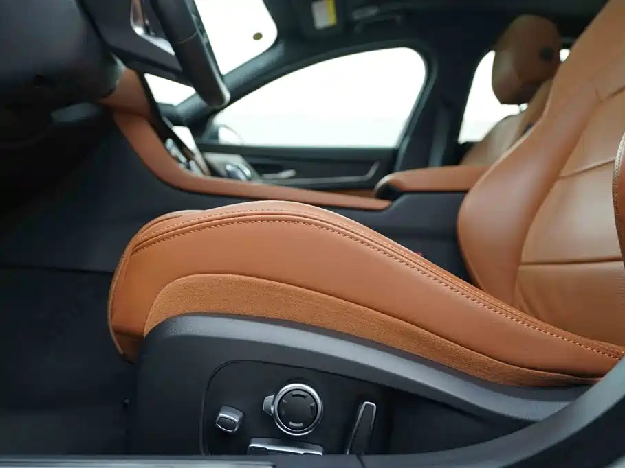 Jaguar XFL 2024 — фото 12