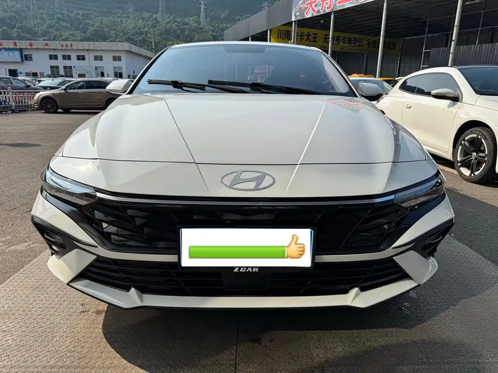 Hyundai Elantra 2024 — фото 2