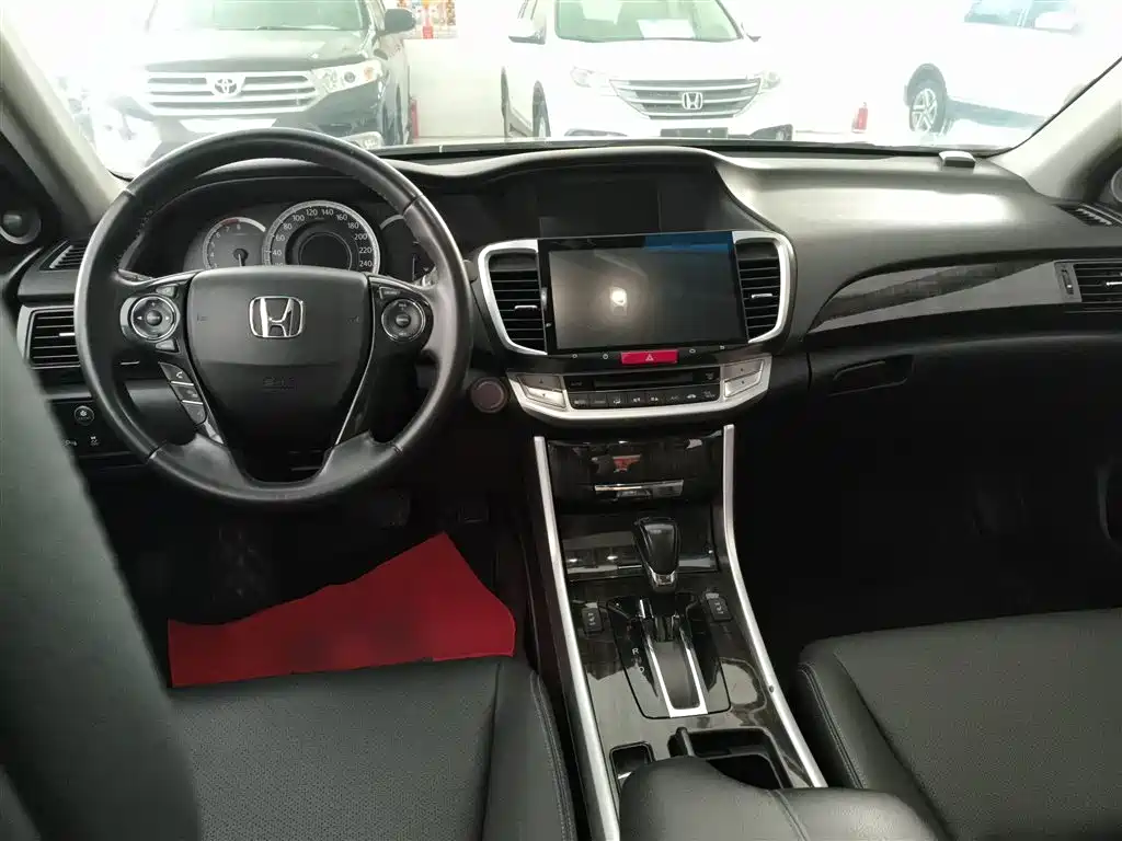 Honda Accord 2016 — фото 10