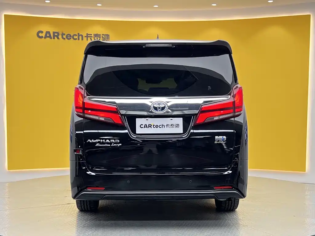 Toyota Alphard 2023 — фото 27
