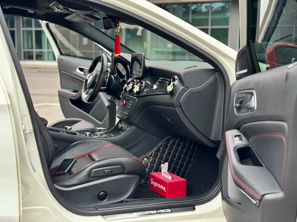 Mercedes-Benz GLA AMG 2016 — фото 12