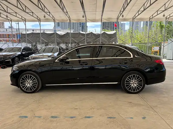 Mercedes-Benz C-Class 2024