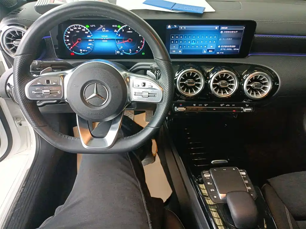 Mercedes-Benz A-Class 2023 — фото 6