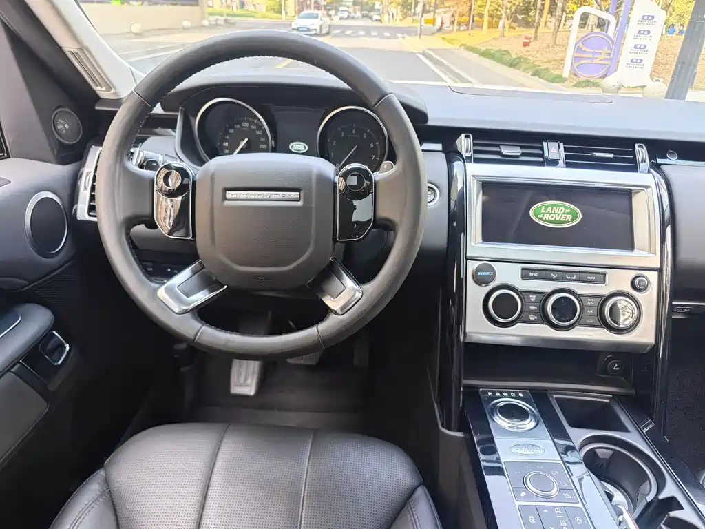 Land Rover Discovery 2019 — фото 6