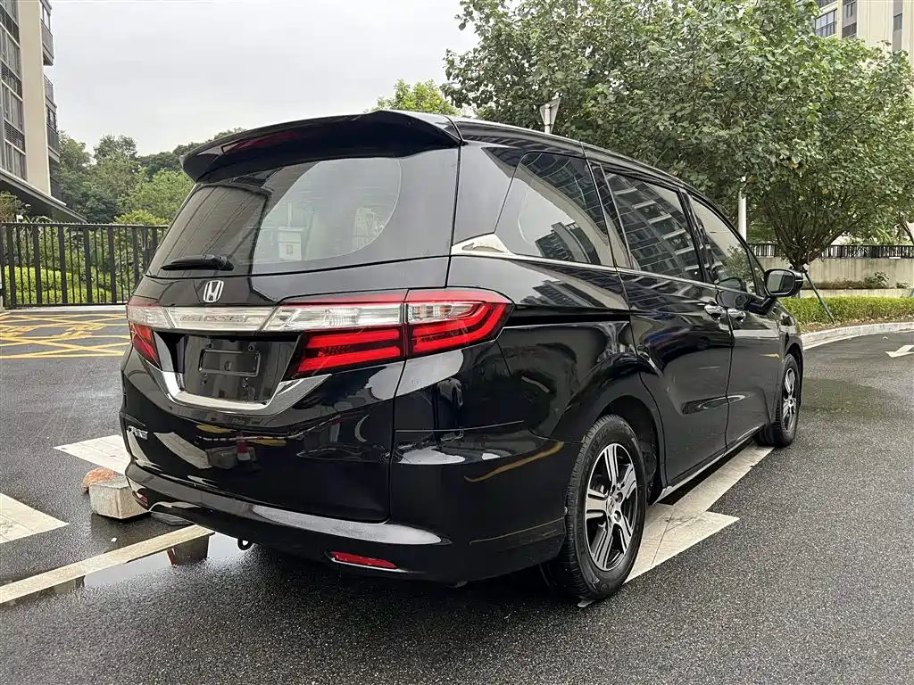 Honda Odyssey 2018 — фото 8