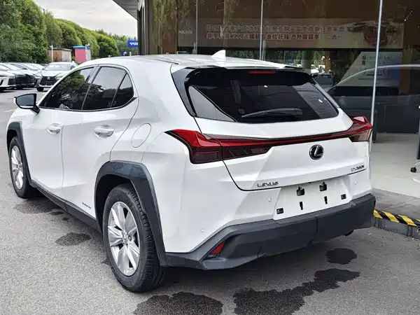 Lexus UX 2022
