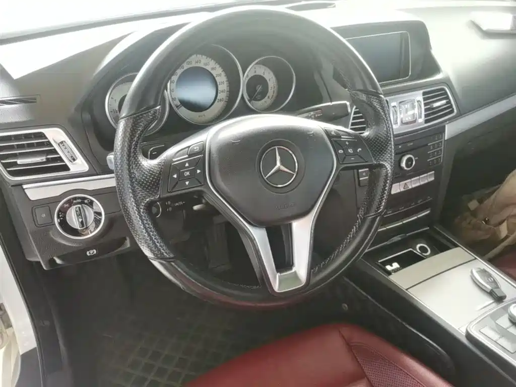Mercedes-Benz E-Class 2015 — фото 11