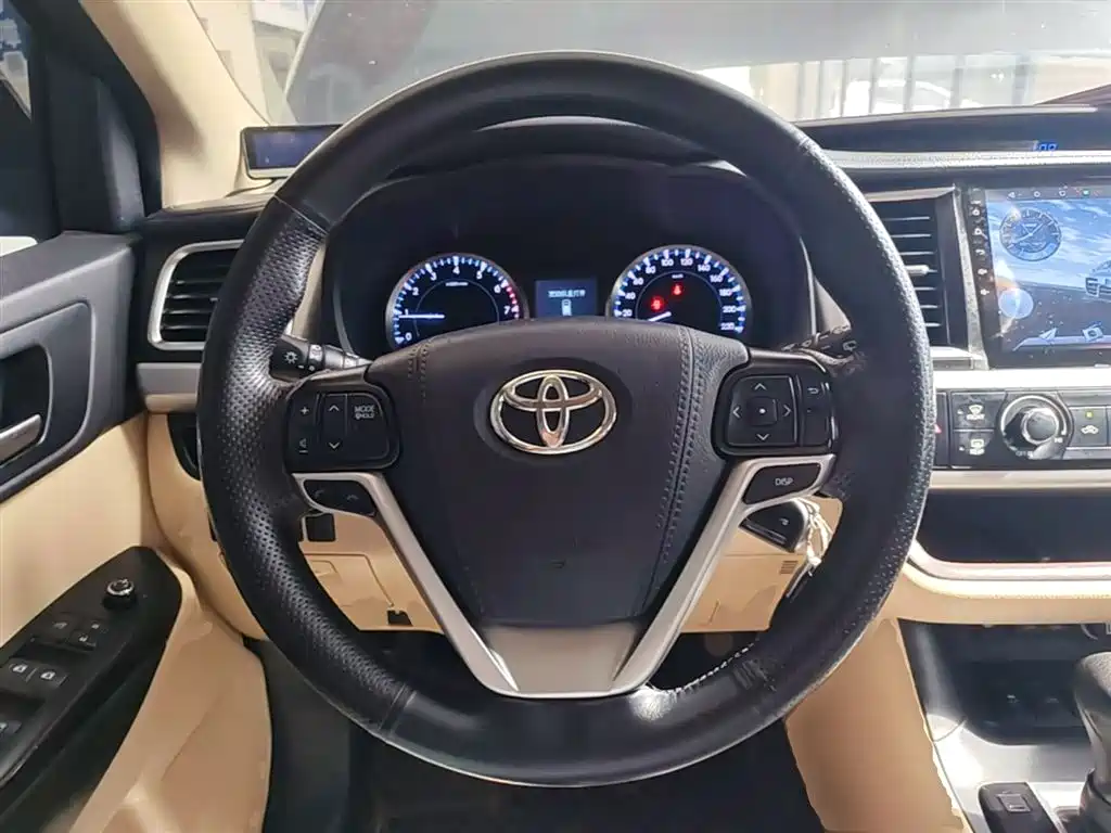 Toyota Highlander 2020 — фото 10