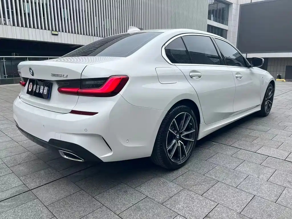 BMW 3 Series 2021 — фото 12