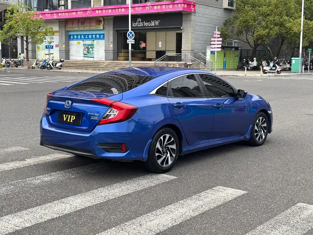 Honda Civic 2019 — фото 7