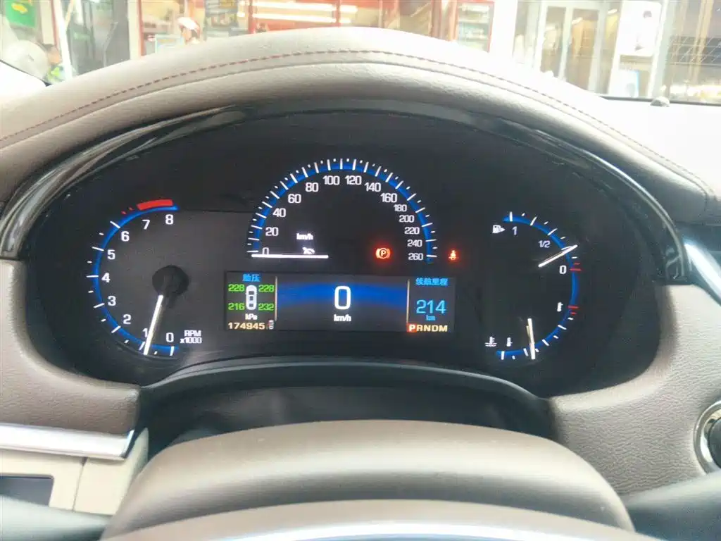 Cadillac XTS 2015 — фото 12