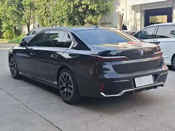 BMW 7 Series 2024