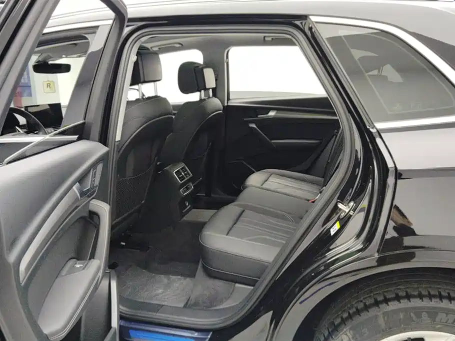 Audi Q5L 2022 — фото 11