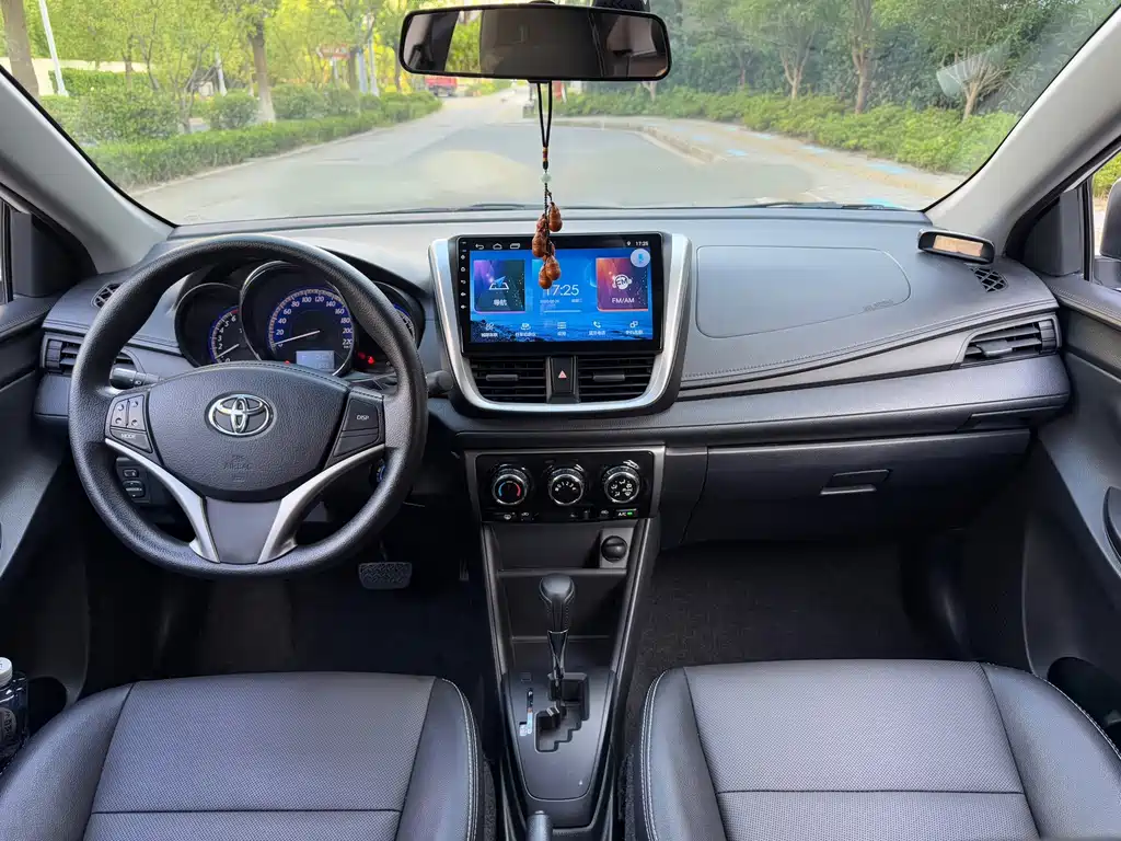 Toyota Yaris L 2018 — фото 13