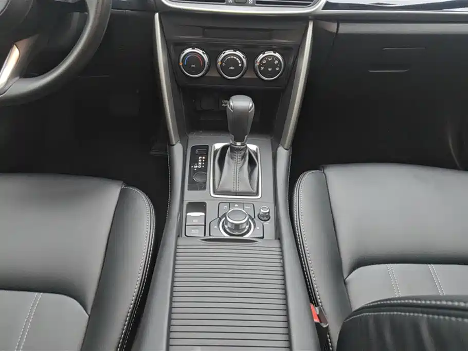 Mazda CX-4 2019 — фото 16