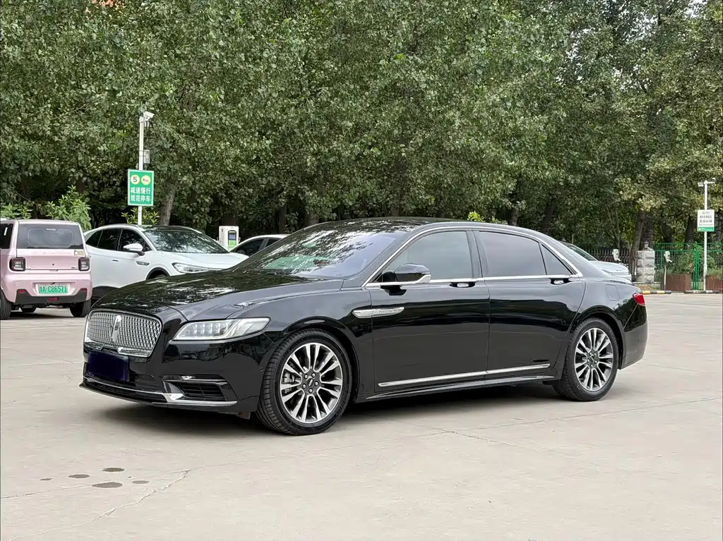 Lincoln Continental 2018 — фото 1