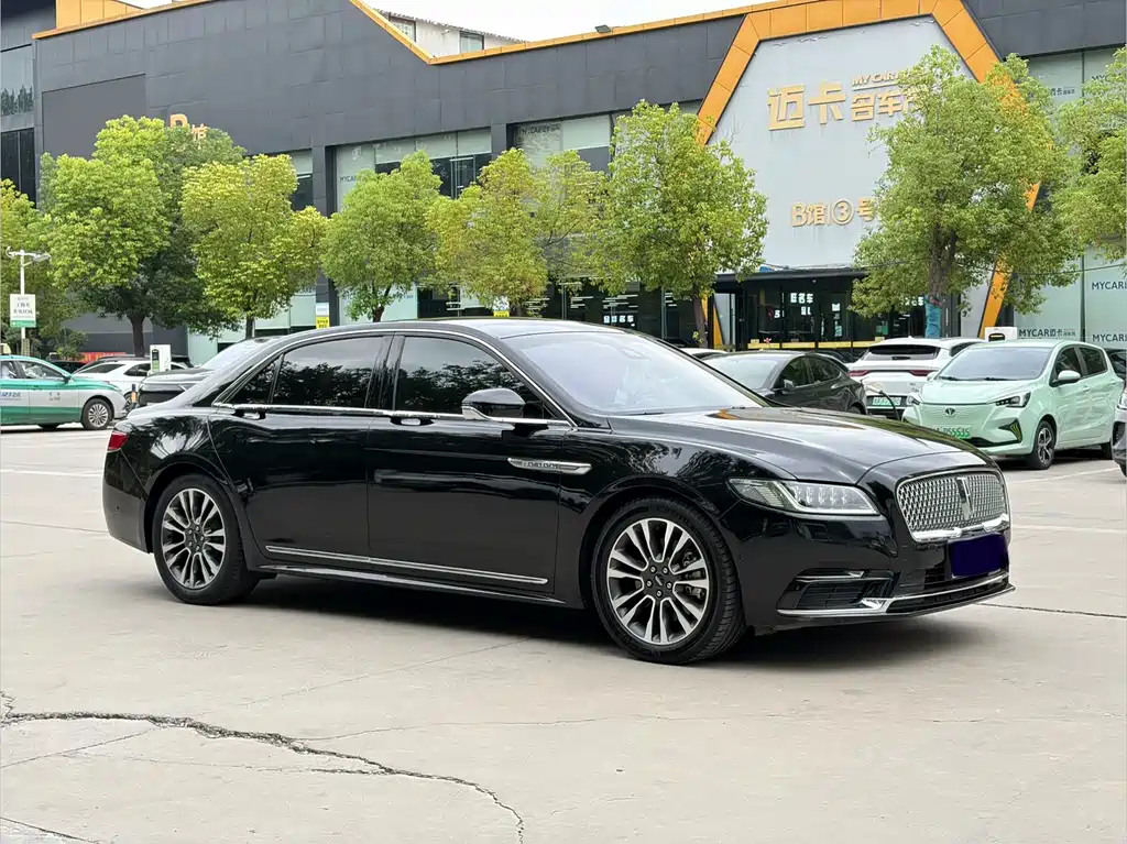 Lincoln Continental 2018 — фото 3