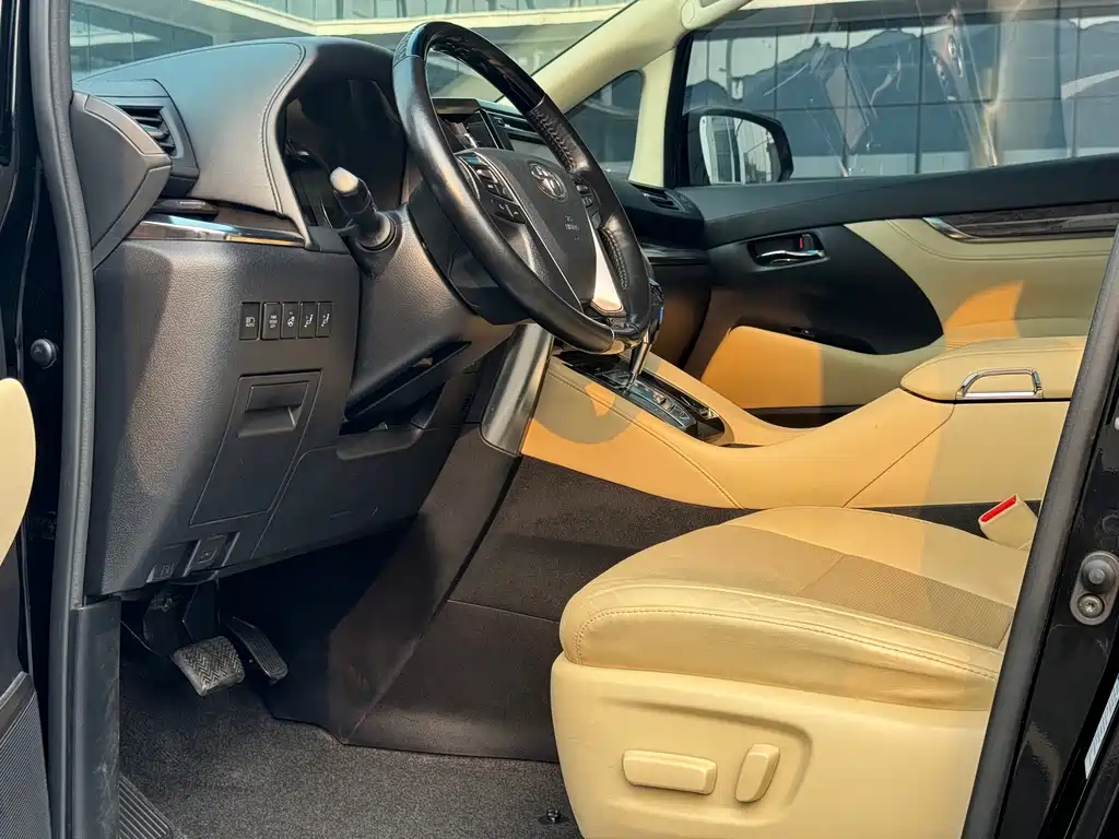 Toyota Alphard 2020 — фото 9