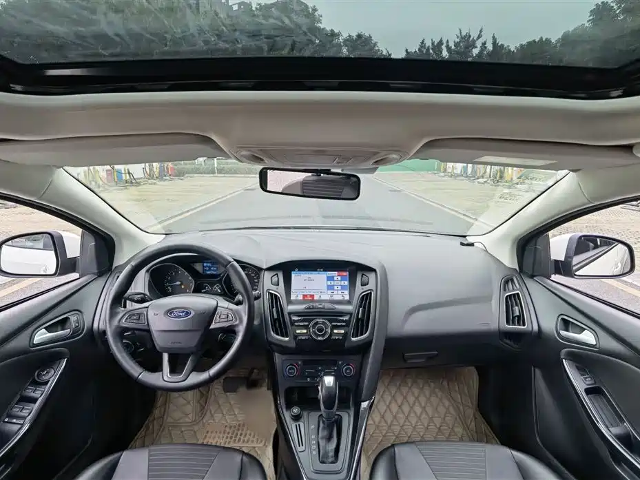 Ford Focus 2016 — фото 14