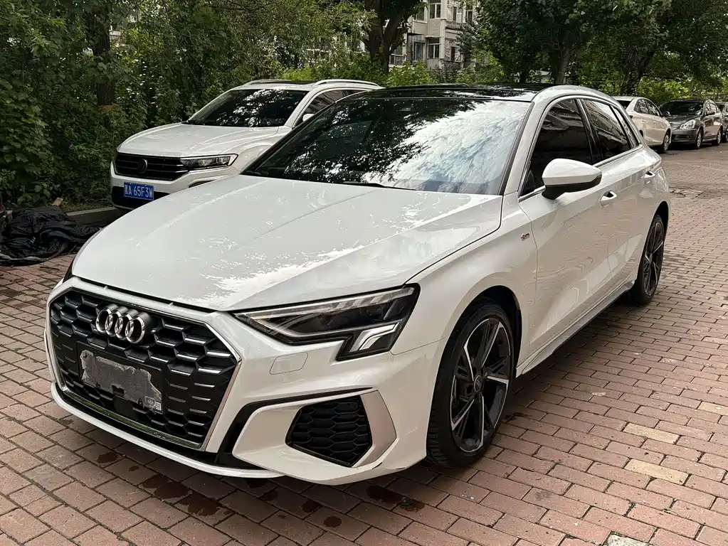 Audi A3 2023 — фото 1