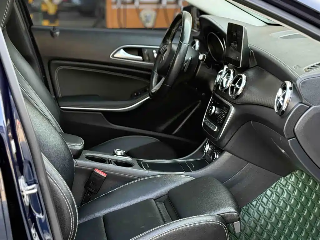 Mercedes-Benz GLA 2018 — фото 14