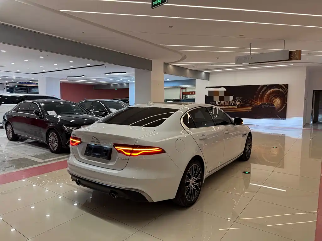 Jaguar XEL 2020 — фото 14