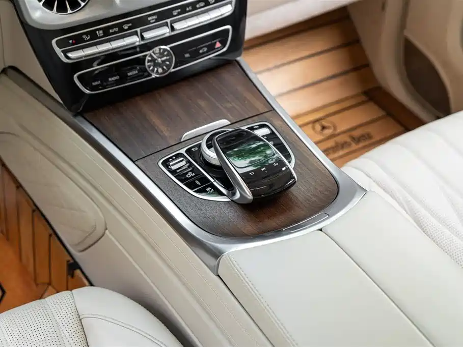 Mercedes-Benz G-Class AMG 2025 — фото 17