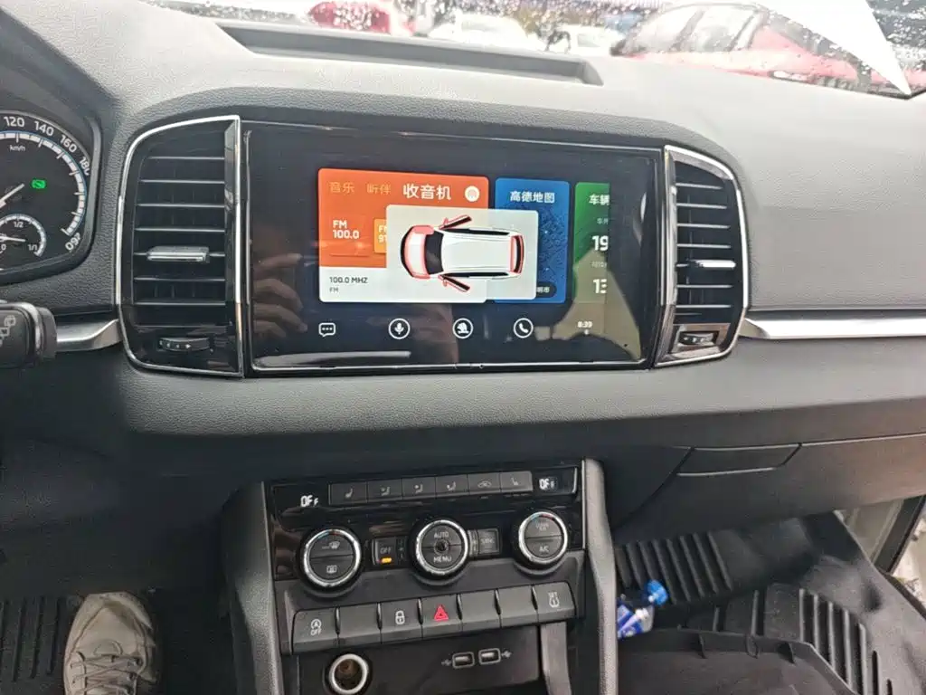 Skoda Karoq 2021 — фото 13