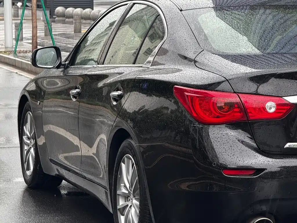 Infiniti Q50 2017 — фото 18