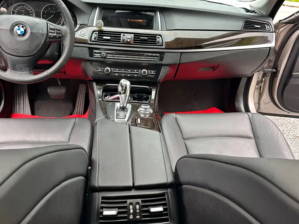 BMW 5 Series 2013 — фото 15
