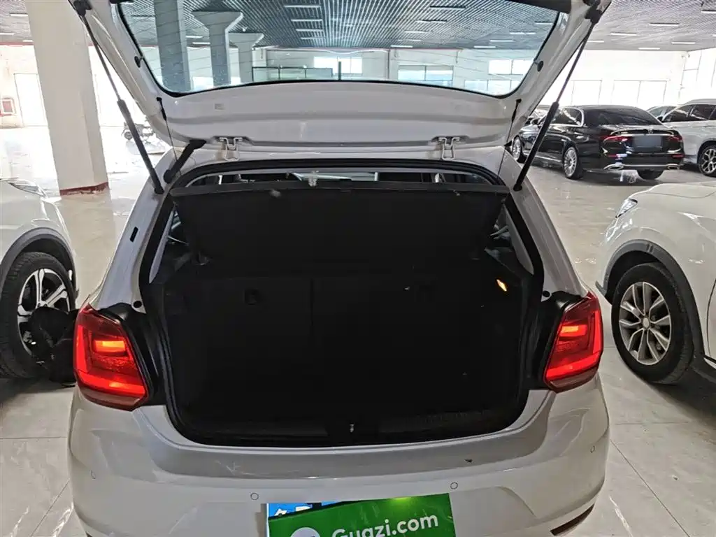 Volkswagen Polo 2015 — фото 19