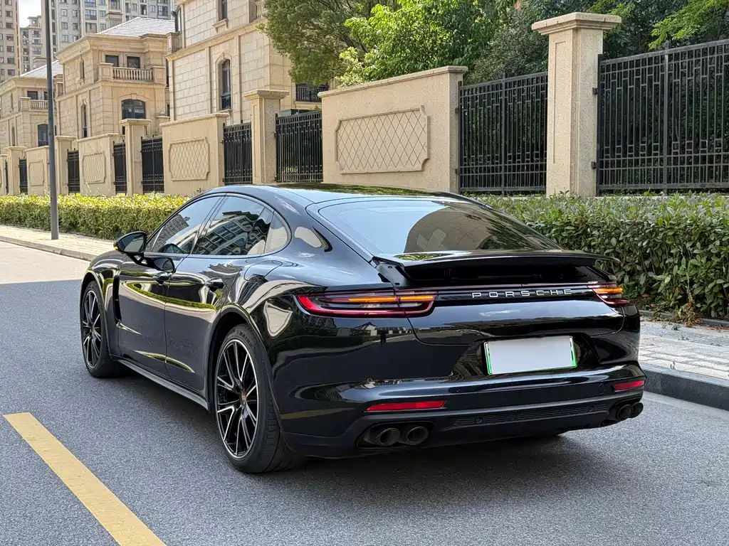 Porsche Panamera Hybrid 2020