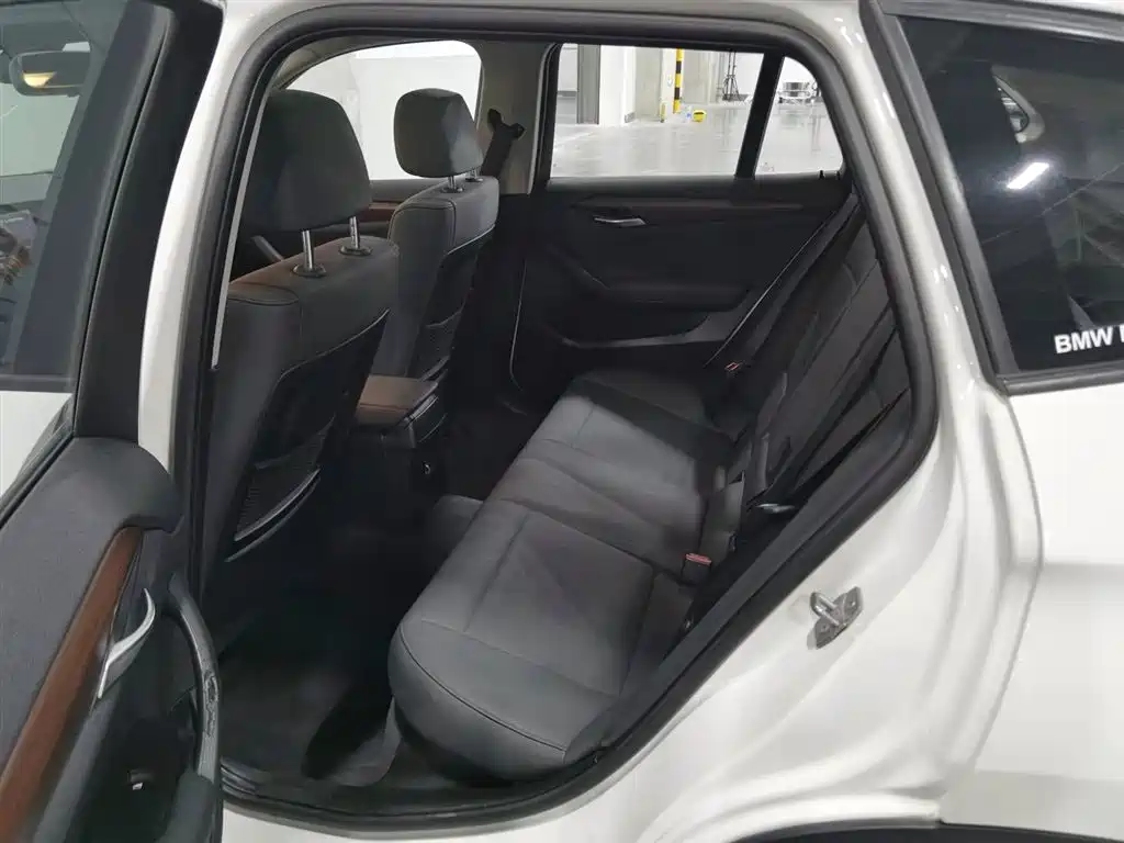 BMW X1 2014 — фото 15