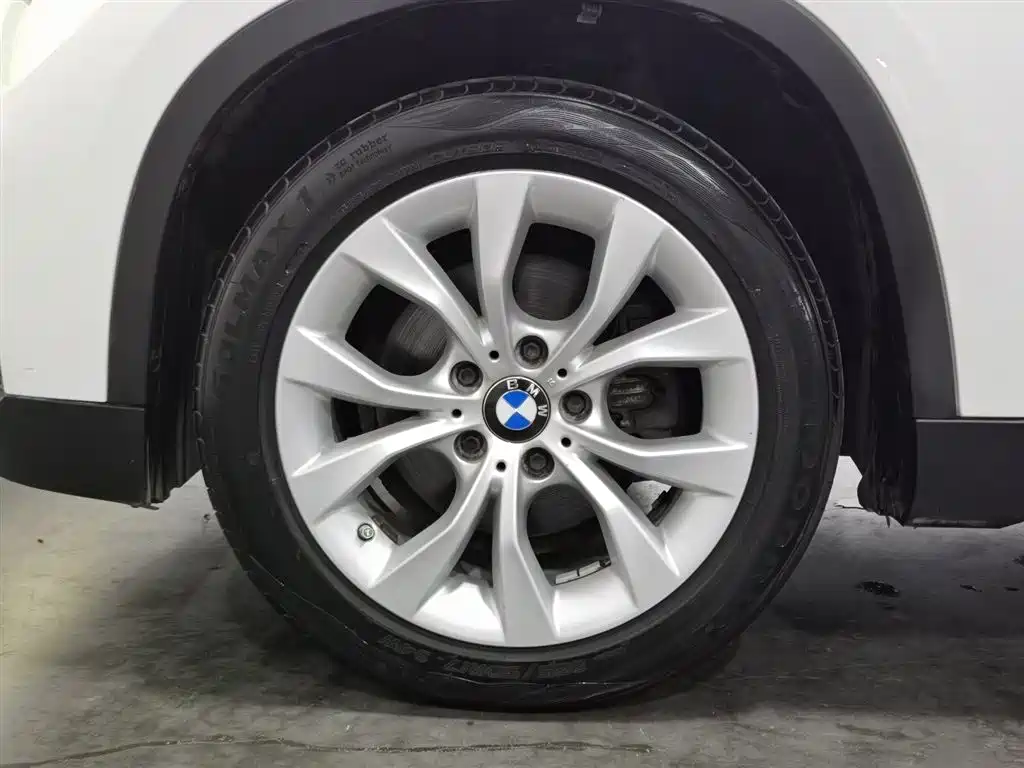 BMW X1 2014 — фото 17