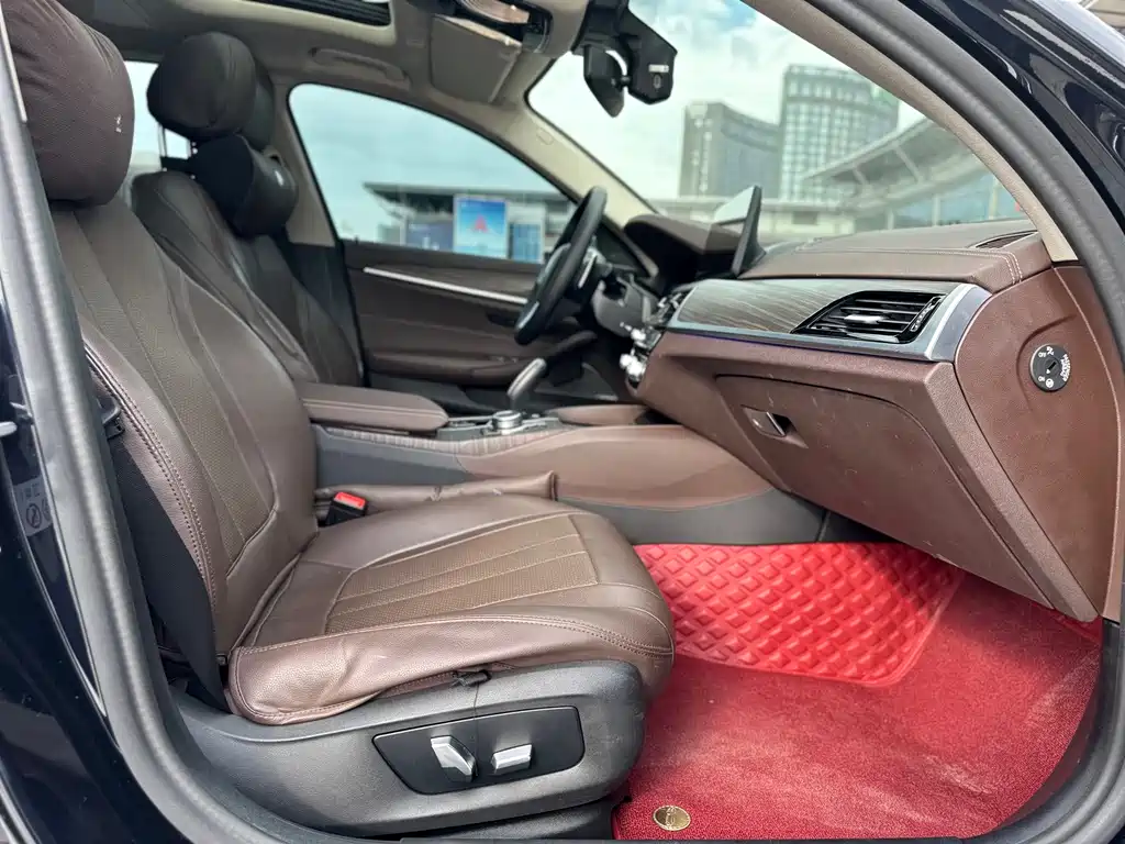 BMW 5 Series 2022 — фото 12