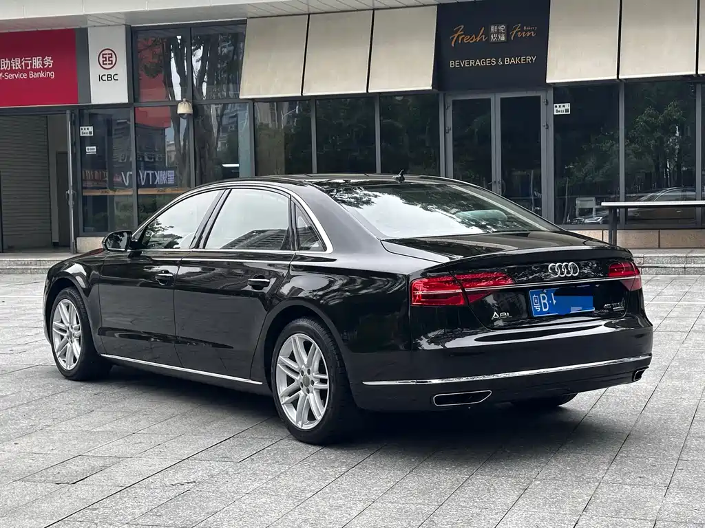 Audi A8 2016 — фото 4